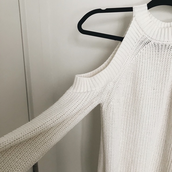 White Cold Shoulder Top - Picture 2 of 4